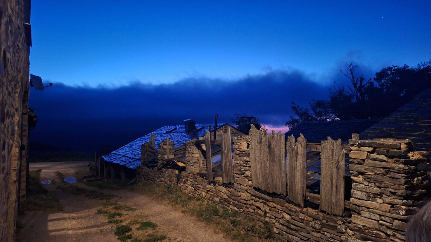 6am start to get to Cruz de Ferro to see the sunrise