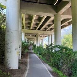 Radweg unter der Brennerautobahn bei Franzenfeste.