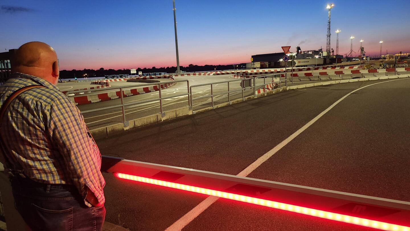 Ob die Schranke auf geht?