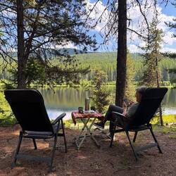 Am Lake Leo...