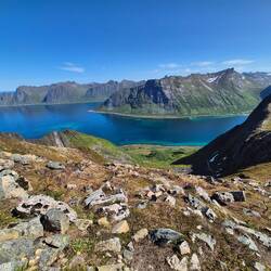 Uf de Berg rechts gömmer no