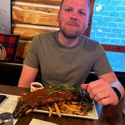 Nachtrag vom Abendessen am letzten Abend in Canmore 🤤 Ribs für Clasi