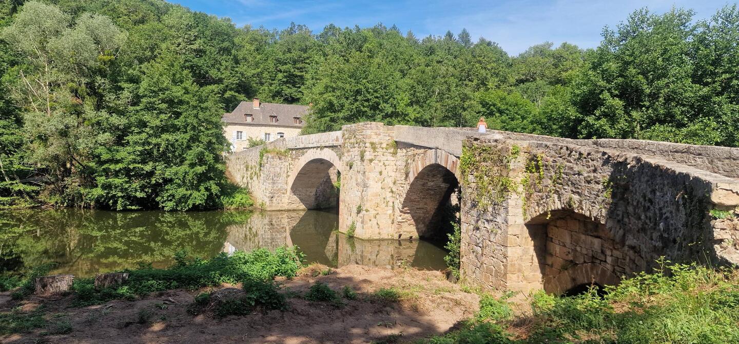 The bridge was only 2.2m wide