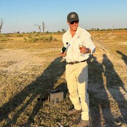 Robert (Botswana). Gebürtiger Neussländer der seit 1 1/2 Jahren Heli im Okavangodelta fliegt.