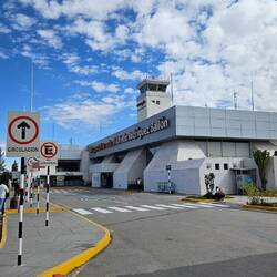Agrequipa kleiner Regionalflughafen. Flig beginnnt mit Verspätung.