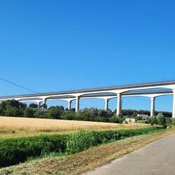 TGV Brücken hinter Avignon