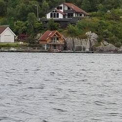 Unsere Hütte von See aus