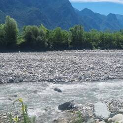 Kleine Flusswanderung an der Mera , Zulauf zum Lago di Mezzola