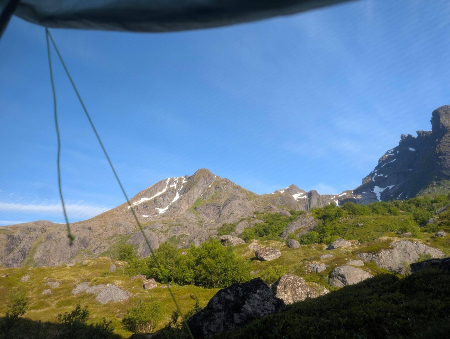 Blick aus meinem Zelt um 6h