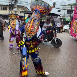 The procession to Wat Phon Chai.