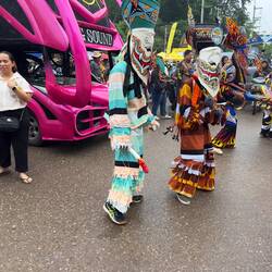 The procession to Wat Phon Chai.