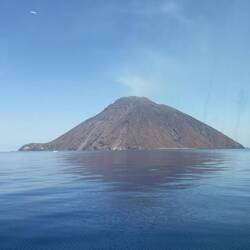 Der Stromboli vom Schiff aus🌋