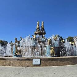 Der Kolchis-Brunnen auf dem zentralen David-der-Erbauer-Platz in Kutaisi wurde 2011 errichtet.