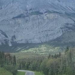 Dann weiter am Stone Folding Mountain vorbei ...