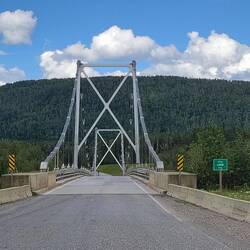 Die einzige Hängebrücke erfolgreich überquert 🙃
