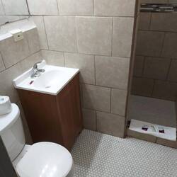 Das Bad hat gefallen und die Dusche um die Ecke mußte zweimal ran.