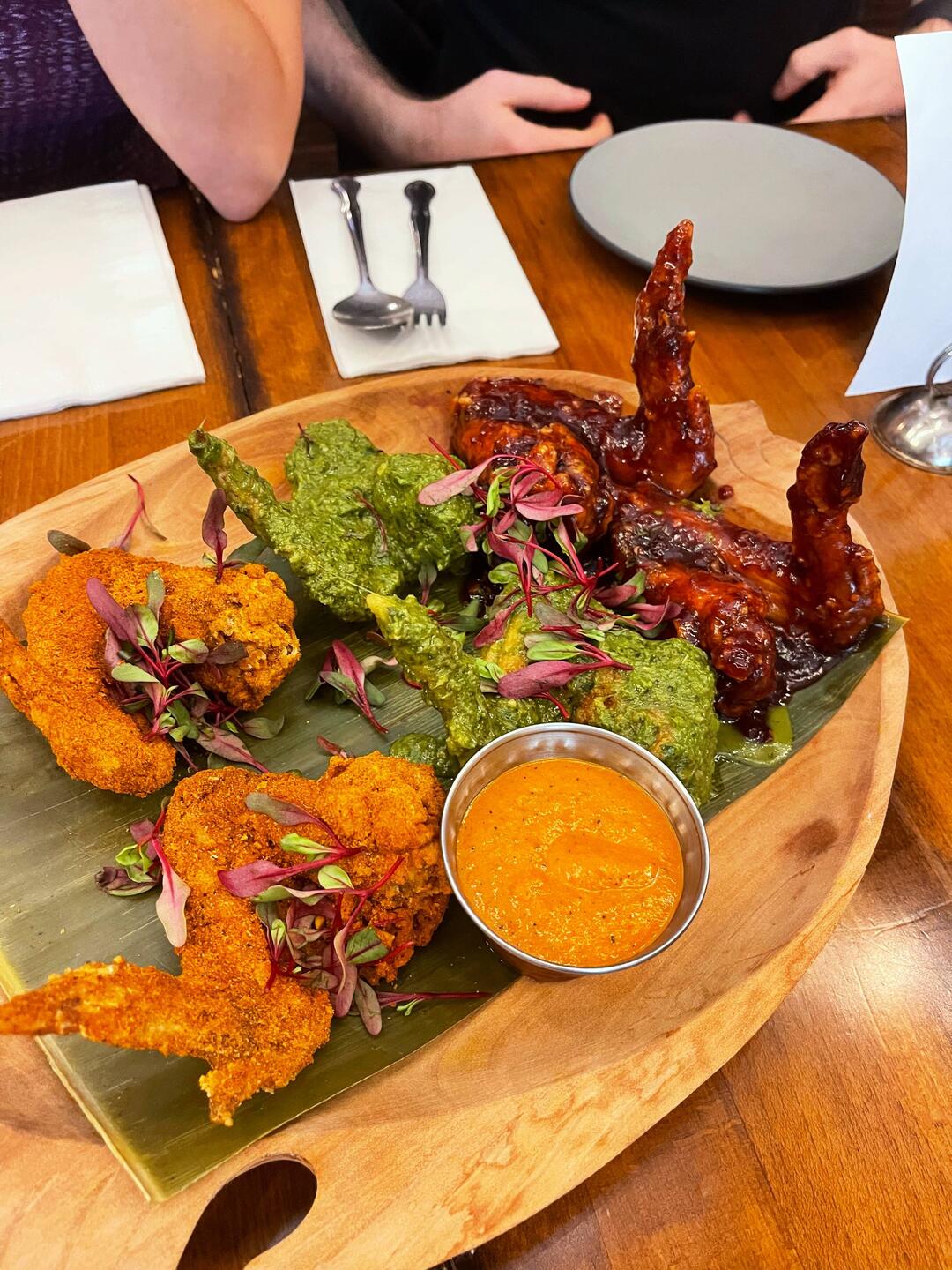 Wings trio