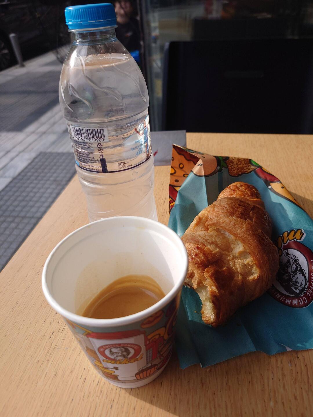Breakfast , the coffee is really good 😋