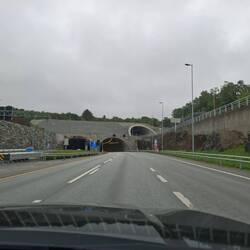 Man beachte im Tunnel