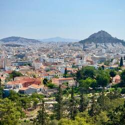 Blick auf den Hügel Lycabettus (rechts)