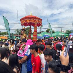 The parade at Phi Ta Khon.