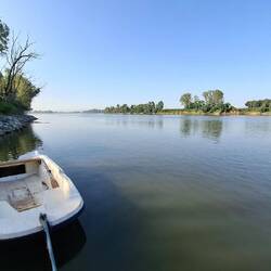 Eindelijk. De Po! Al meer dan een week kennen we haar stroomgebied. Nu ligt ze naakt voor ons.