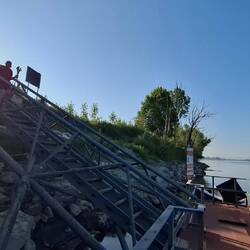 De Fransen zakken af naar de steiger. Het is 8u15.