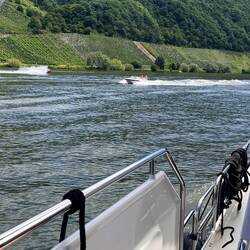 Mosel bei Pölich, Standort des 1. Deutschen Wasserski-Showteams (bekannt aus Wetten Dass...)