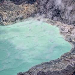 Volcán de Santa Ana, Laguna Ilamatepec