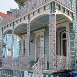 Beautiful homes in the Garden district. We are staying in the Garden district.