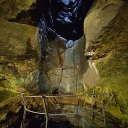Zufluchtsort unter dem Schloss, zugänglich über den Brunnenschacht