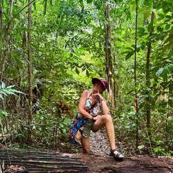 Randonnées dans la jungle, assez éprouvantes pour Monique mais qui donnera son max !