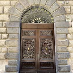 The Italians give good door, as my friend Angela would say.