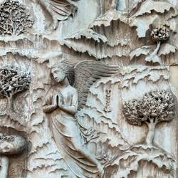 One of the hundreds of tableaux on the facade