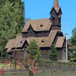 die alte Kirche im Dorf