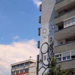 Dua Lipa, a heroine for Kosovo, as she represents Albania and them (her parents are from Pristina)