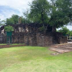 San Pra Karn.