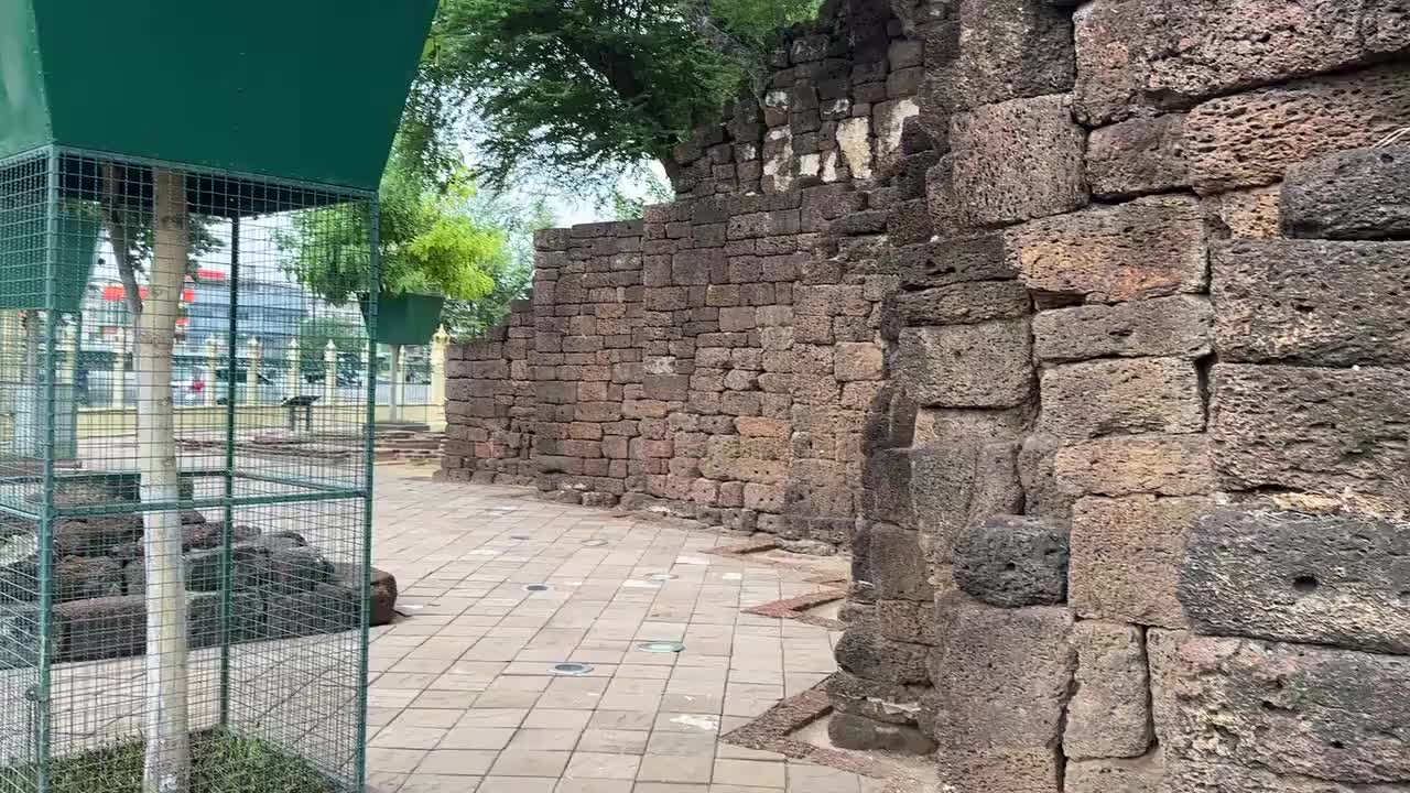 San Pra Karn.