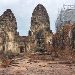 Prang Sam Yot.