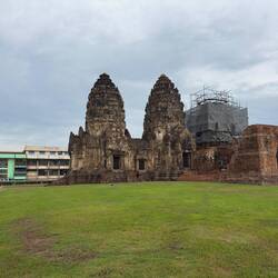 Prang Sam Yot.