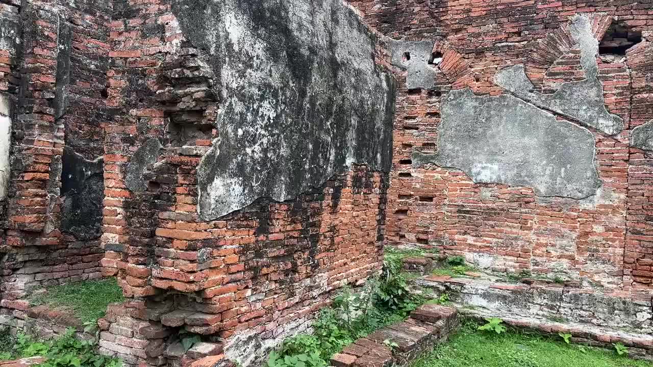 Prang Khaek.