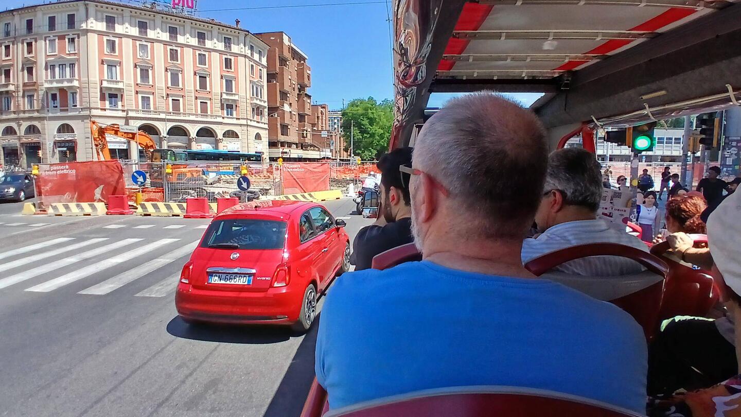Blau, rot, grün