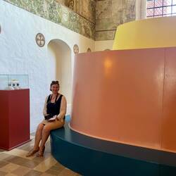 Noch ist es verhüllt (Sitzen ausdrücklich erlaubt).