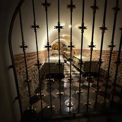 Königsgräber im Schloss