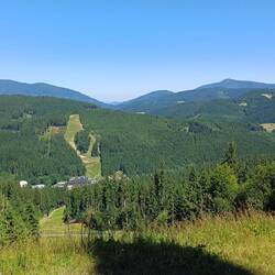 die hiesigen Skipisten