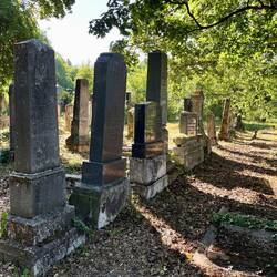 Jüdischer Friedhof Avas