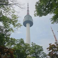 On finit par un peu de nostalgie en retournant voir la namsan tower