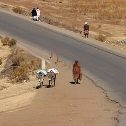 ...die arme Bevölkerung hingegen hat andere Prioritäten als Skifahren
