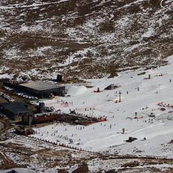 ...gibt es ein Luxus-Skiresort mitten in Afrika...