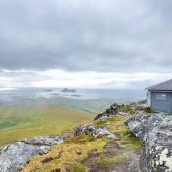 Schutzhütte auf dem Gipfel